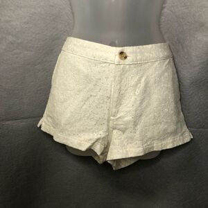 Abercrombie and Fitch Cream Lace Shorts size 8 excellent condition